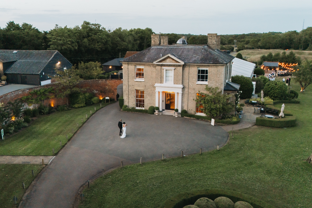 fennes-wedding-venue-summer-wedding